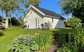 Floda, Minihus Pa 62M2 Foer Plats Foer 4 Vuxna Och 2 Barn
